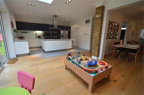 Uphill Grove, London